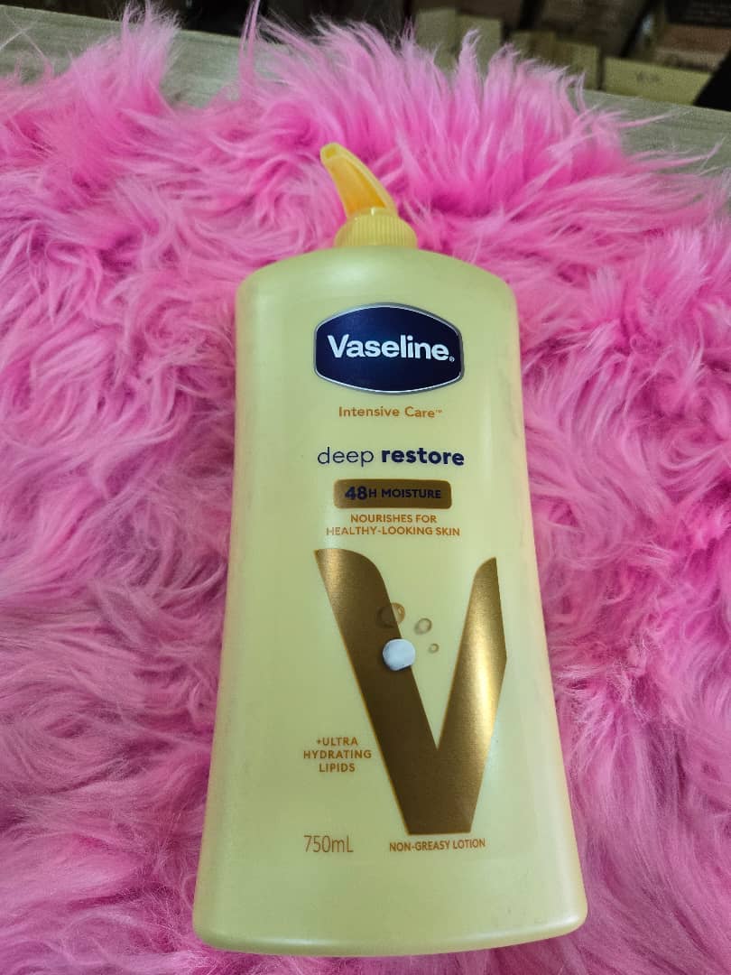 750 ml VASELINE Intensive Care Deep Restore Non-Greasy Lotion